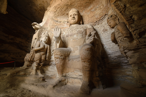Yungang urvuose išskaptuota tūkstančiai Budos skuptūrų